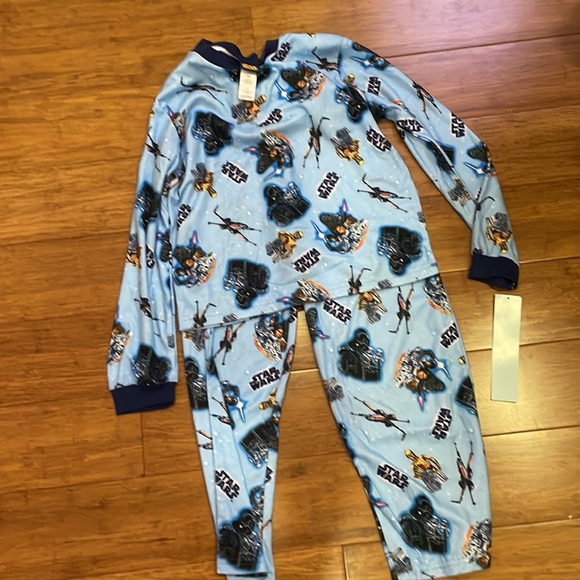 Star Wars pajamas size large NWT - Picture 6 of 7